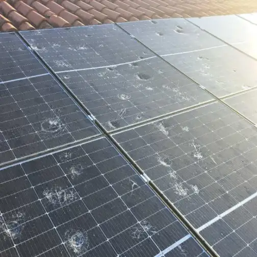 pannello-fotovoltaico-danneggiato-da-grandine Pannelli fotovoltaici danneggiati dalla grandine