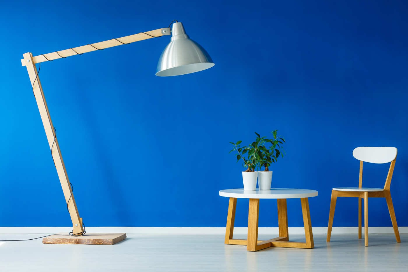 Lampada da pavimento alimentata con autoconsumo