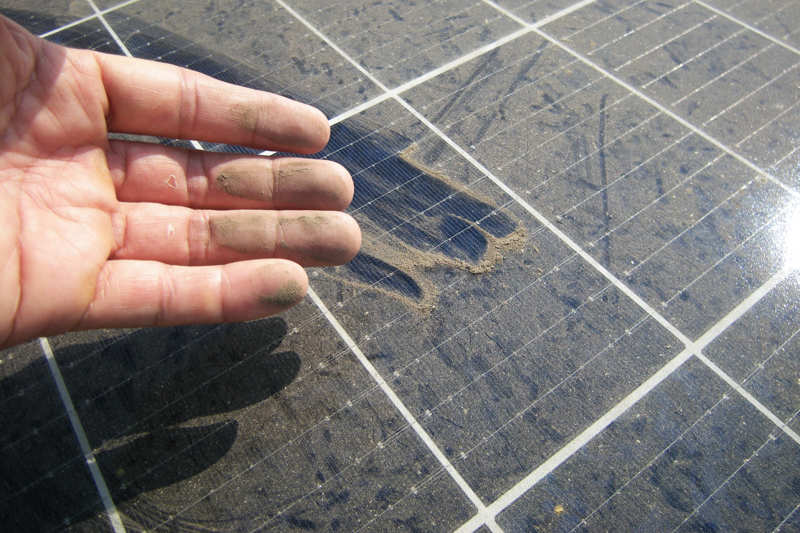 pulizia-manutenzione-pannelli-solari-sporchi-impianto-fotovoltaico-consult-group